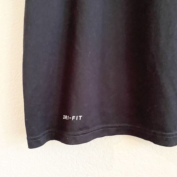 Nike Dri-Fit NCAA Georgia Bulldogs Women's Crop T Shirt‎ Large 100% Polyester - Picture 2 of 9